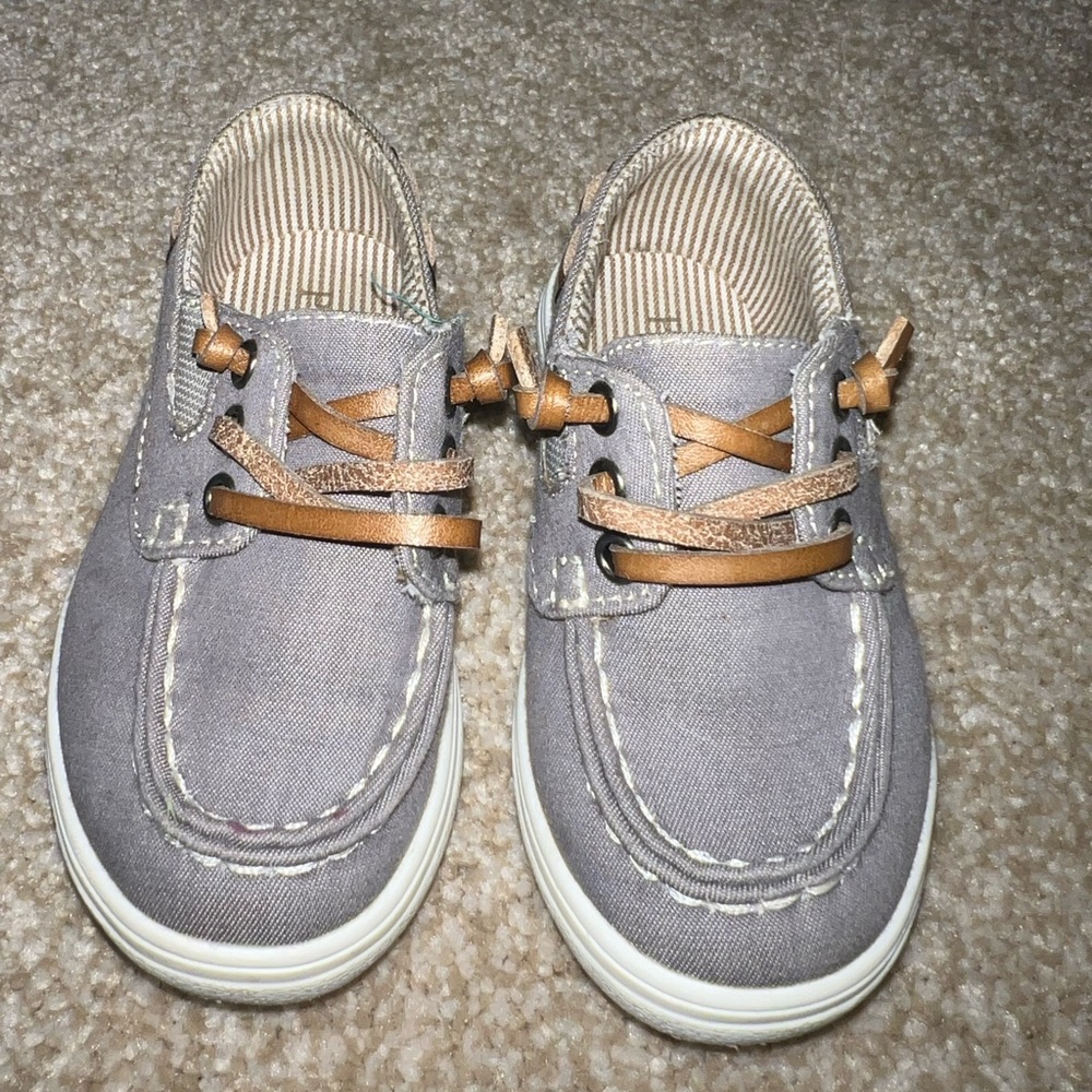 Children’s place Size 5 toddler shoes